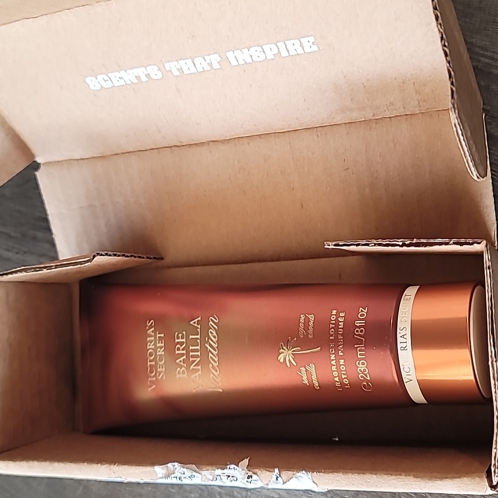Victoria's Secret BARE VANILLA VACATION Body Lotion LIMITED EDITION! NEW!